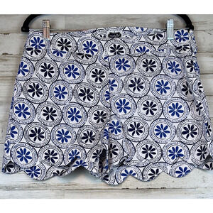 Mudpie Shorts Women’s Charlotte Size Med. Black Blue Floral Scalloped Hem